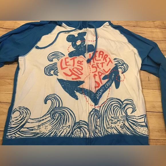 Disney Cruiseline jacket “let your heart set sail” size medium - Picture 2 of 6